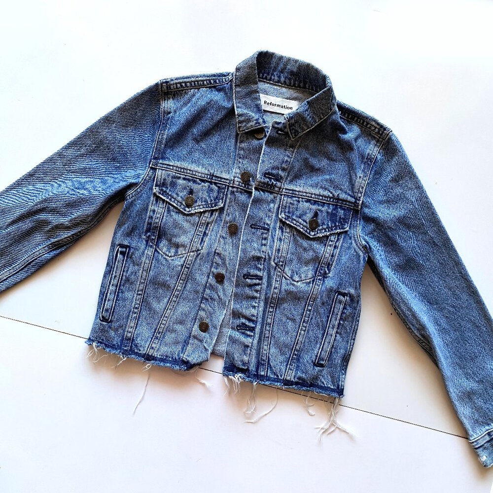 Reformation Jeans Badlands Blue Denim Distressed Trucker Jean Jacket Size XS